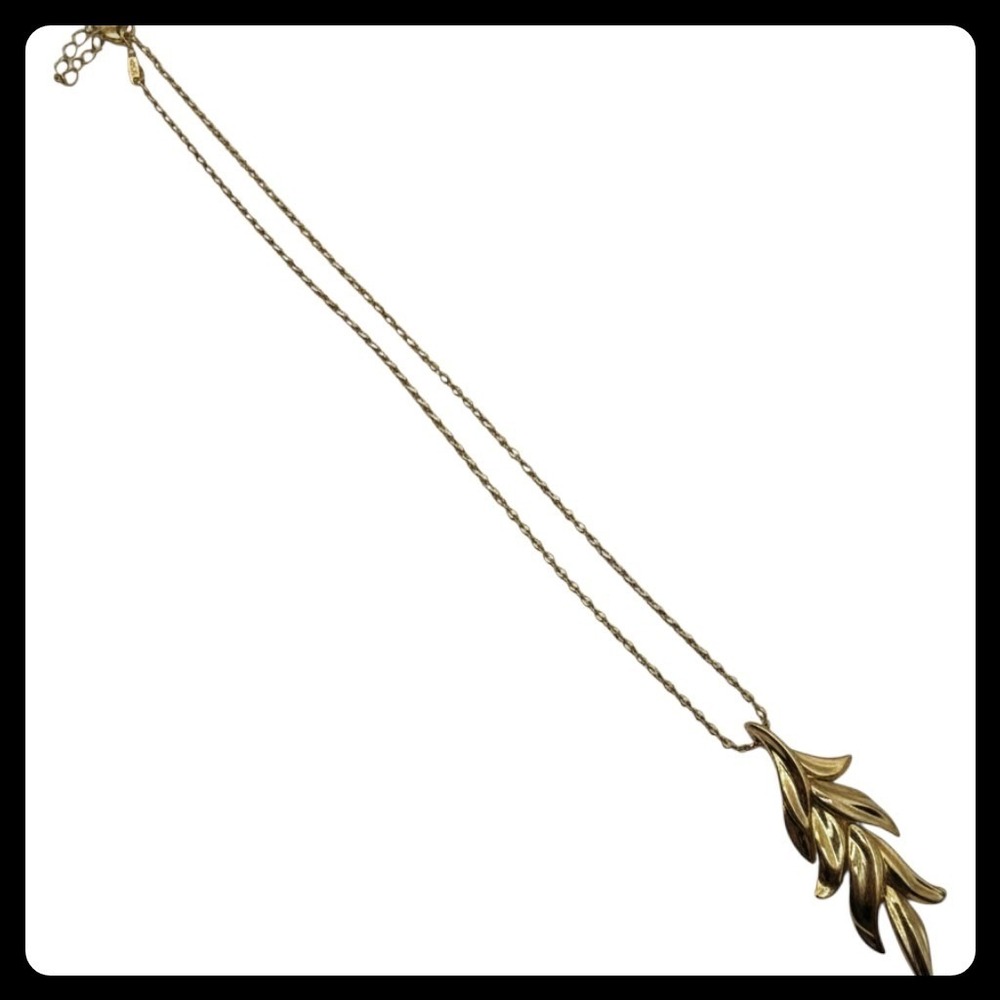 Monet Necklace Womens Gold Wheat Leaf Pendant Vintage Jewelry